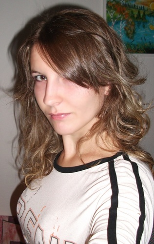 Hi everyone! I am optimistic and I like to laught. I have many hobbies f. e. sports, origami, Gimp, playing PC games etc.