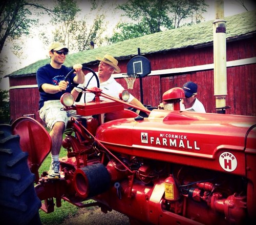 A farmer on the inside trapped in an office who also plays hockey at 10:45 pm on weeknights; Isaiah 40:21-26; Retweets don't necessarily = endorsements.
