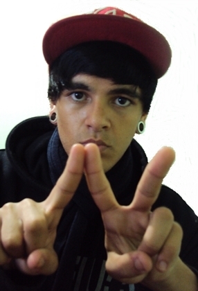 Para de frescura e me segue logo  
http://t.co/n7TmLi6KRU