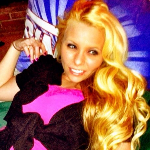 BATGIRL1977's profile picture. Just happy!!