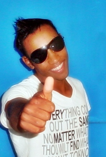 aqele garoto cincero q ñ precisa da opnião das outras pessoas pra viver q ama muito a DEUS e sempre sabe oq faz!