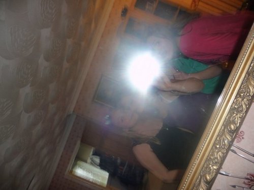 ♥ Age 15 years young ;)♥ Follow Me I Follow Back ♥ we all knew what vern ment that day♥KHLOVER♥