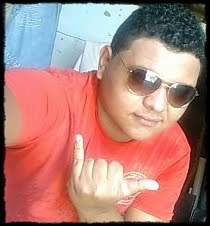 Estudante,Libriano, Ousado ,Determinado, VASCAÍNO,Anti-Flamenguista,Twitteiro e Filho de Deus ! (yn)