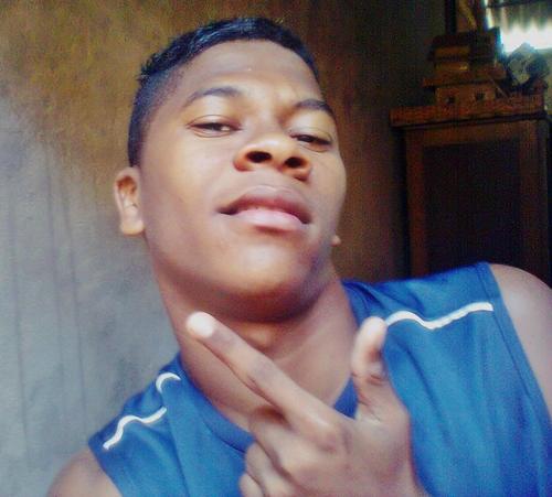 Ainda que eu ande pelo vale da sombra da morte , não temerei mal nenhum , pq tu senhor estás cmg  , Salmo 23.4 !
~ T.U.T.B ~