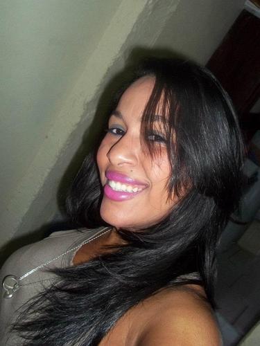 Se definir é se limitar. Você é um eterno parênteses em aberto. Enquanto sua eternidade durar. ;)