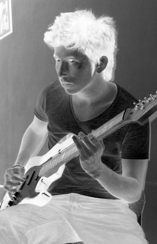 kowa9110's profile picture. nada.. solo un guitarrista q se goza la vida.