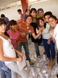 Me encanta salir con mis amigos y pasar el rato