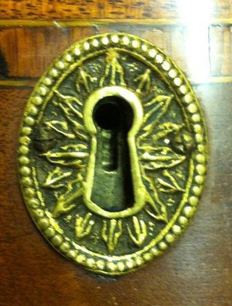 We have years of experience in antique furniture, vintage & retro items.