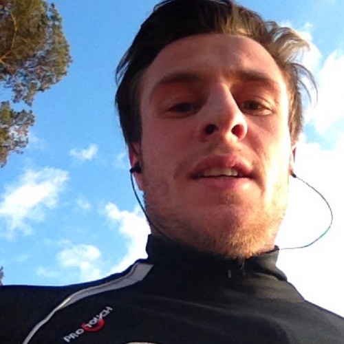 daniel_demirel's profile picture. Scrollar & Ryggar