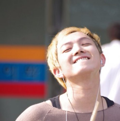 VCT_kyu's profile picture. 임일뀨_봇(100%수동)
저는 19일에 태어난 봇입니다.
바닐라시티 초강력 드러머 임일뀨
많은 사랑 부탁드립니다.
19=일규(좋은숫자)