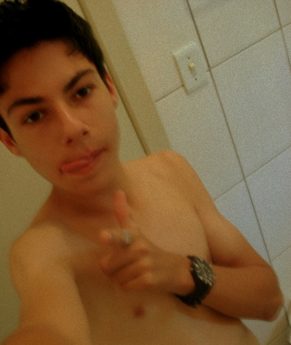 -15 anoos , Santista , #freesteepdahoraa 
Mais informaçooes Msn:Erick10_gp@gmail.com