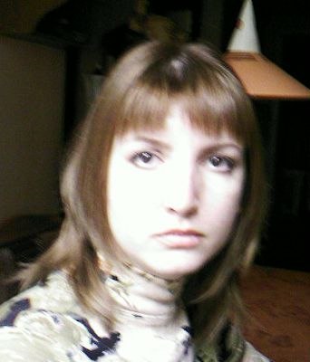 Alinka74's profile picture. Kind of happy one...🙂🤍🤹🏻‍♀️