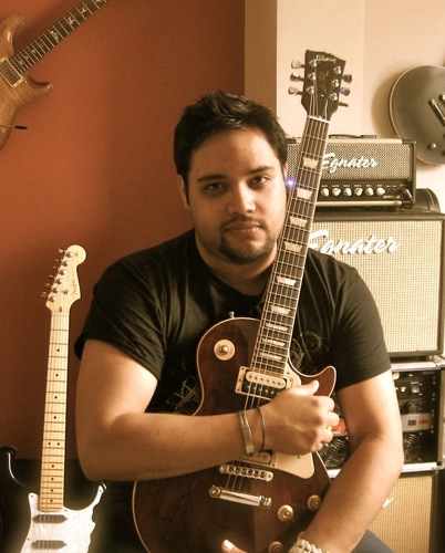 Odontólogo _Prostodoncista/ ATM/ Estética Dental (PUCMM-Stgo._ UIC-Bcn.), Amante de la Música (Semi-Guitarrista) y Fan del FC Barcelona (Visca Barça!)