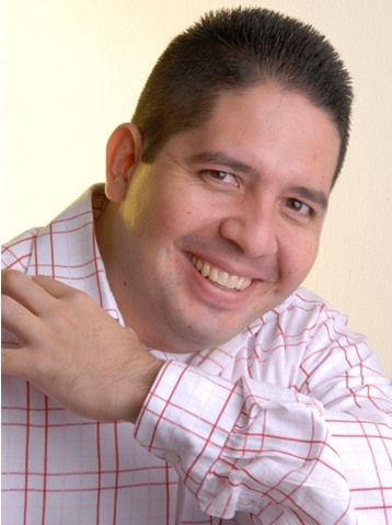 Científico de la Computación. Feliz de disfrutar de Mi Familia: Esposa y dos Hijos. Católico y persona de mucha Fe.