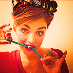 Bella. Inteligente, bonita e atenciosa. Fã de PLL, Teen Wolf, Once Upon a Time e  The Vampire Diares.