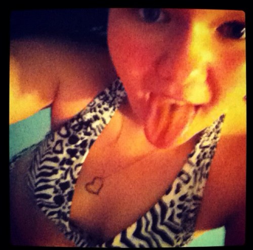 Nichole_1996's profile picture. Uhrmmm.. Follow meeee.✌❤
