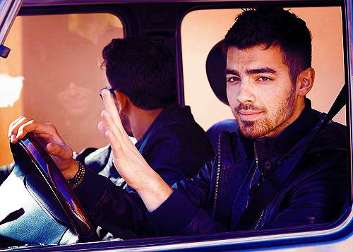 falsepapi's profile picture. I don't think you're beautiful, I think you're beyond it.