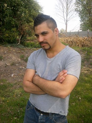 bienvenue sur mon compte tweeter =) venez laissez des com's bisous a tous et a toutes bisous david