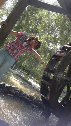 Gurlease1's profile picture. You cant just find a pair. Sock