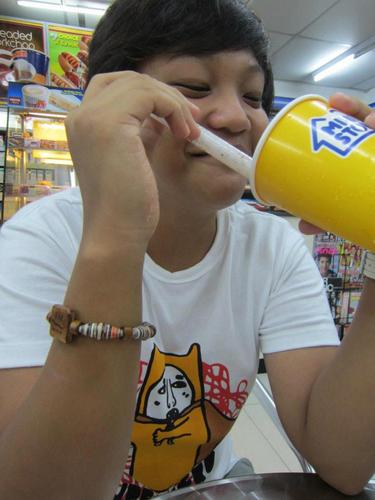 asdfghjlizaa's profile picture. JUST LOVE ME! :))