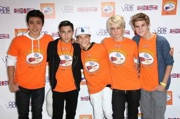 Supporting @ColeIM5, @DanaIM5, @DaltonIM5, @GabeIM5, & @WillJayIM5. They're in a band called IM5 @IM5Band, go follow them!