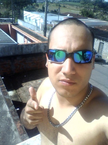 Follow-me ?  - Futuro Publicitário, 18 anos, Aquariano, São Paulino, Humilde, Ousado & Feliz...  Pedras no caminho? Guardo Todas pra construir o meu Castelo