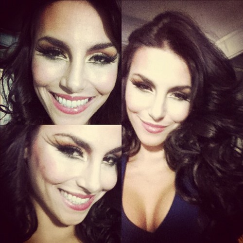 Ser fã é a(M)ar, apoiar, sofr(E)r, chorar, ter orgu(L)ho, e acim(A) de tudo, (N)unca des(I)stir dos s(E)us sonhos. @melfronckowiak 
Since: 5/6/2012
