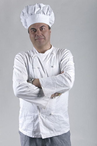 Born in Milan. International Chef after working in international holdings. I love traveling and cooking everywhere.