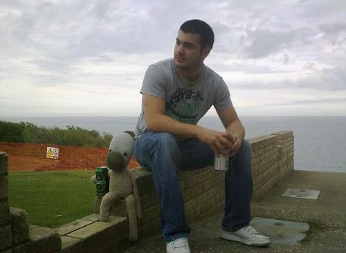 lewza7's profile picture. 