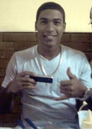 Não procuro ser o melhor, mas sim o mais simples e humilde. Porque até a maior árvore da floresta, começa do chão!
