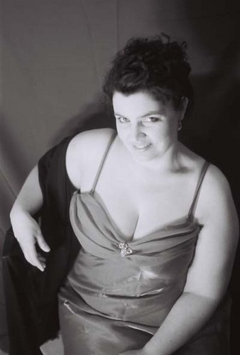Opera singer, VO & Trad. Actor, Music Instructor, dog lover, sci-fi/fantasy geek, swimmer, SCAdian, Cultural Ambassador Calgary- adventure lover!