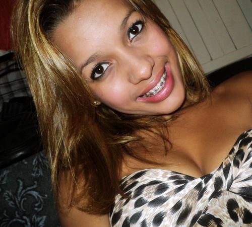 Ser simples , humilde , e sempre levar alegria a quem em faz bem (: