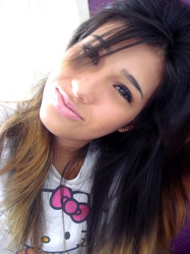 18 Anos , Corinthiana , Geminiana , Estudante de Ciências Biologica , Apaixonada por Biologia , Posso ser  Chata Ou Legal , depende de você :)