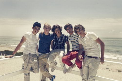 Directioner & Belieber! I'm a figure skater and I love my life (: ♥
Follow, I'll follow back ;)