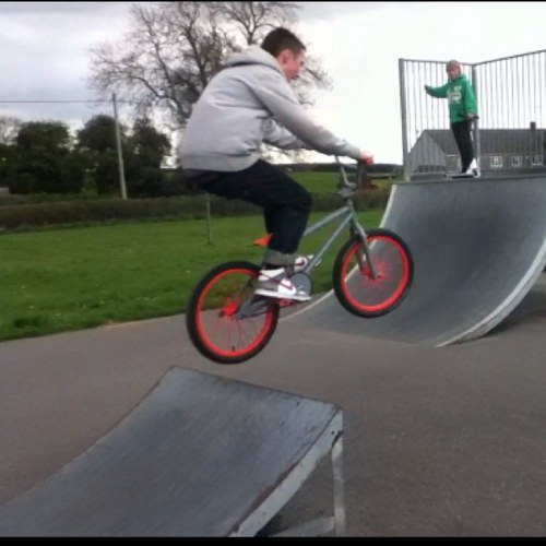 Godderz_is_G's profile picture. follows back