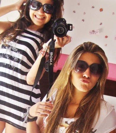Duas melhores amigas yanne e lari ♥ ricas,modelos,primas de rick tavares