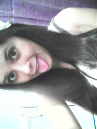 ∞ Superar é preciso. Seguir em frente é essencial. Olhar pra trás é perda de tempo. Passado se fosse bom era presente. (;