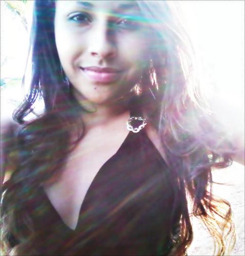 Sou de tudo um pouco , fã de @luansantana , cantora de chuveiro & dançarina de #ROBSAAAO, kkkk s2 Solteira & Flamenguista !