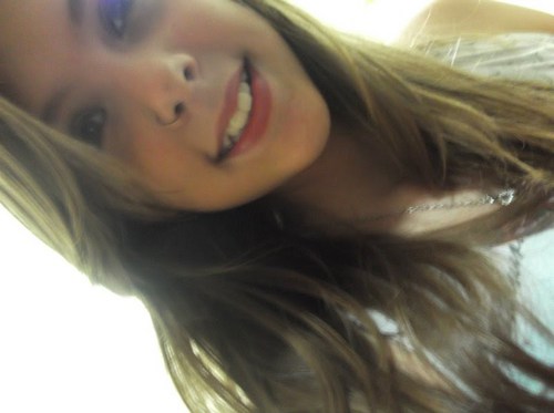 Meu Nome é Josiane, tenho 15 anos, sou uma menina muito simpática e gosto de fazer novas amizades, se quiser me conhecer melhor é só me seguir ♥