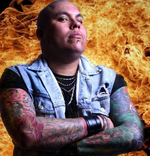 nacido el 27 de julio 1978 en gonzalez catan -la matanza -Cantante de RAZA ODIADA Y FUERTESER heavy metal nacional