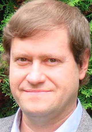 CEO, lived in Europe, China and USA. Interests in business, economics and politics.