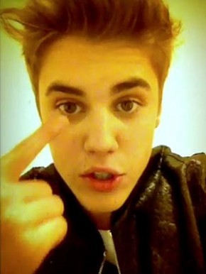 God  , family ,  friends , @justinbieber  , @ddlovato , @MileyCyrus @taylorswift13 mes amours ♥