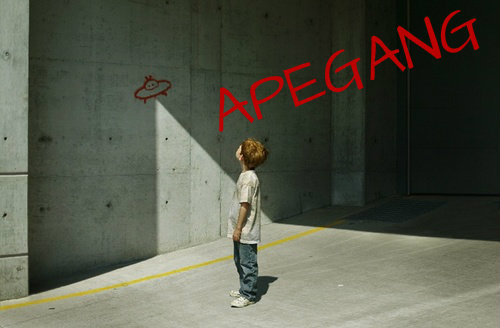 A young, but talented crew APEGANG is on the rise. Consisting of the members: Uncle Sam, Banco Genesis, Amani, Big-D, and Justis, we take a pride in our work.