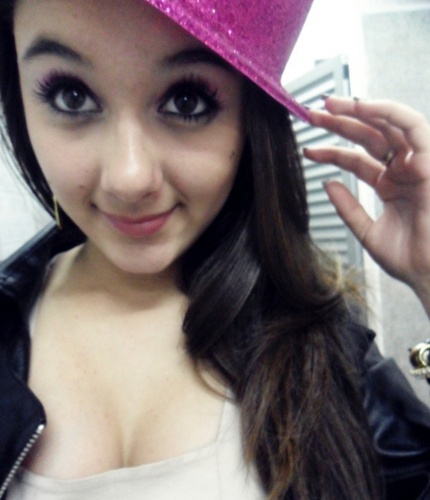 melhor amiga da @Elleen_kr ;$ -Somos irmãs apenas de mães diferentes! euamovocê neguinha linda minha *-* Tua m.a aqui $: