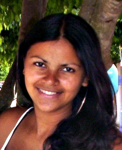 22 anos * casada* Mãe  * Espírita Kardecista *trabalho com confecções e serigrafia*