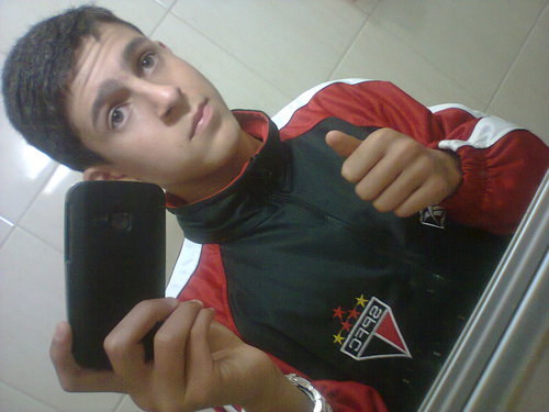 Muitos sabem quem sou, mas poucos me conhecem. ;D