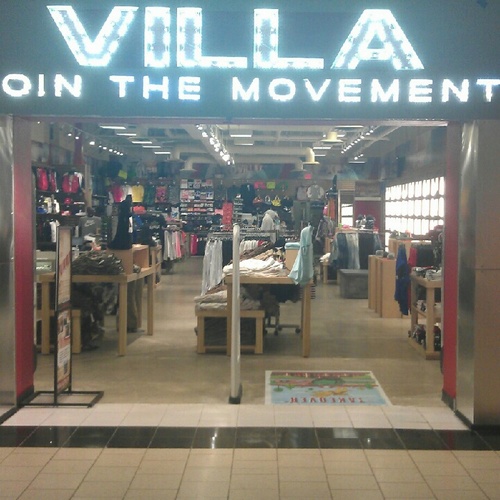store manager at villa trying to make it happen
