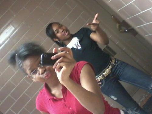 All yhu need tew no is that if yhu follow me i will follow yhu #wishiwassingle
