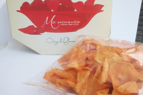 MrSarmentoLoves's profile picture. Kripik pedas..pedasnya sampai ke hati...*you can order by sms 08562946070 or Dm @ulanisme n' @Mr_Sarmento