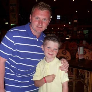 woZzA_W1982's profile picture. 